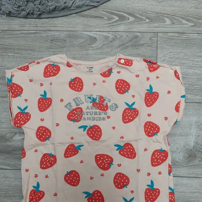 Tee shirt fraise Kiabi t 12 ans 